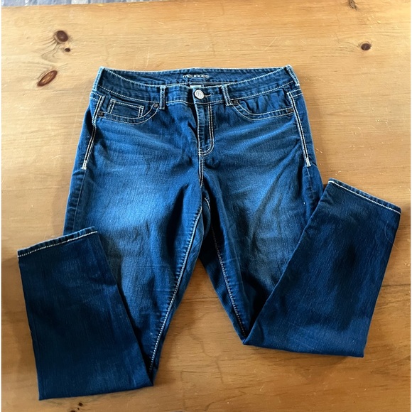 Maurices Jeggings, Size 18 Short - Picture 2 of 2